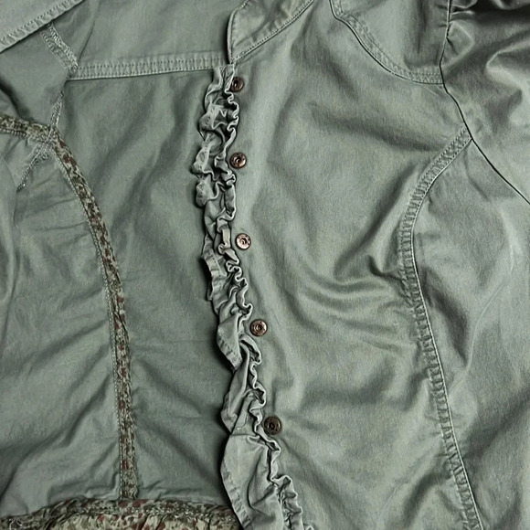 Pure Energy Olive Green Ruffled Crop Jacket with Peekaboo Floral Fabric - size 2 - Picture 14 of 15